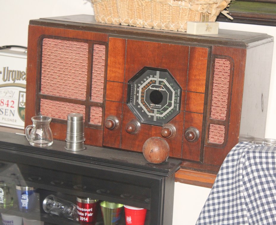 Image for LIVING ESTATE AUCTION