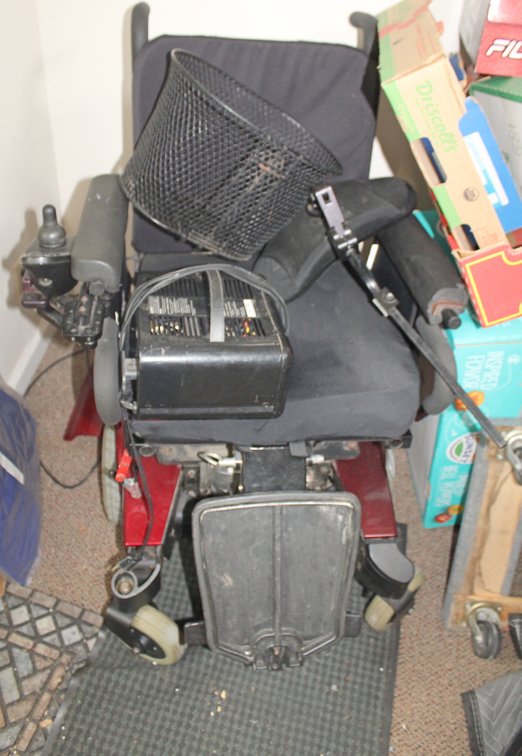 Image for LIVING ESTATE AUCTION
