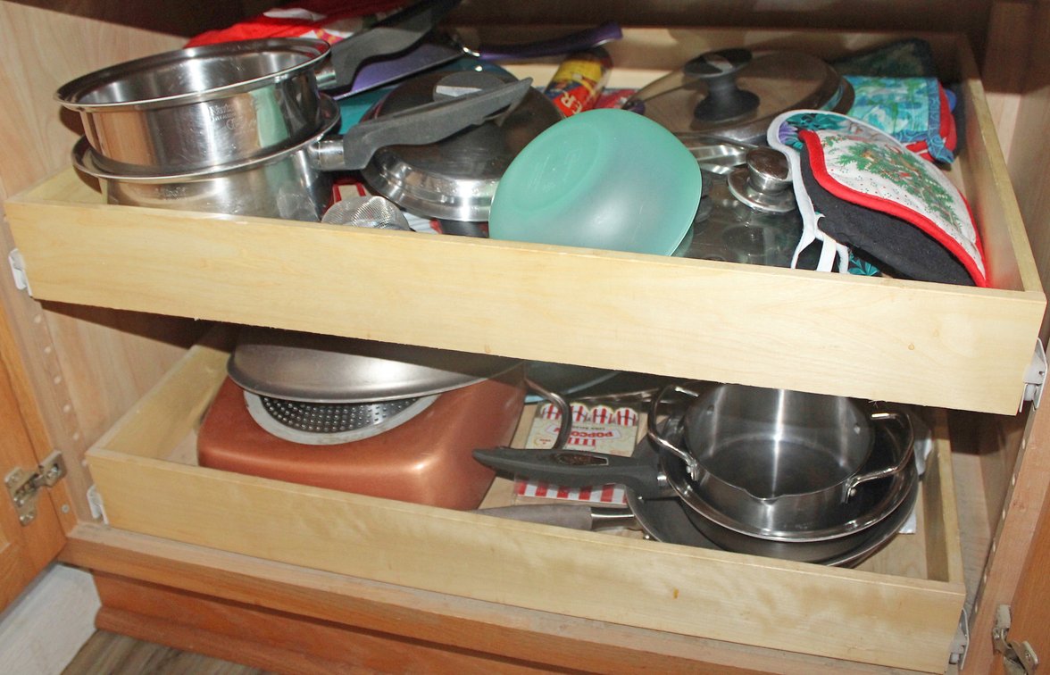 Image for LIVING ESTATE AUCTION