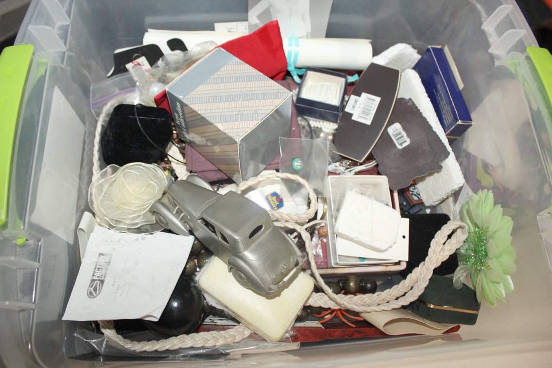 Image for LIVING ESTATE AUCTION