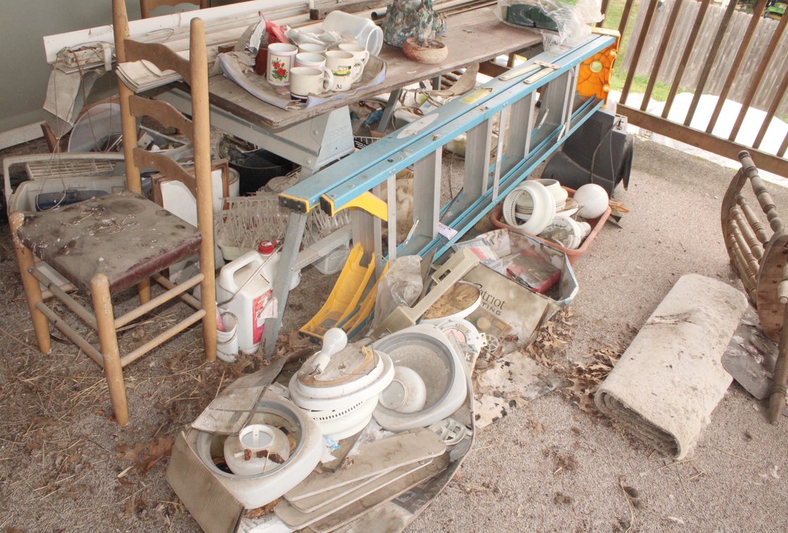 Image for LIVING ESTATE AUCTION