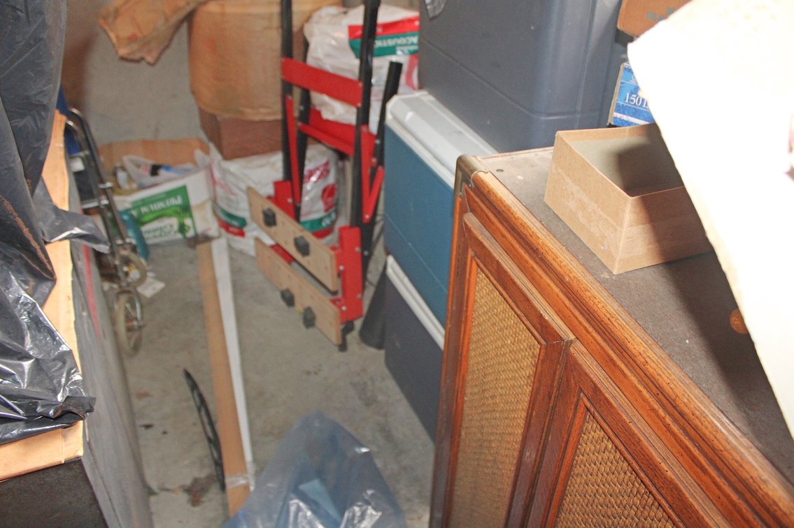 Image for LIVING ESTATE AUCTION