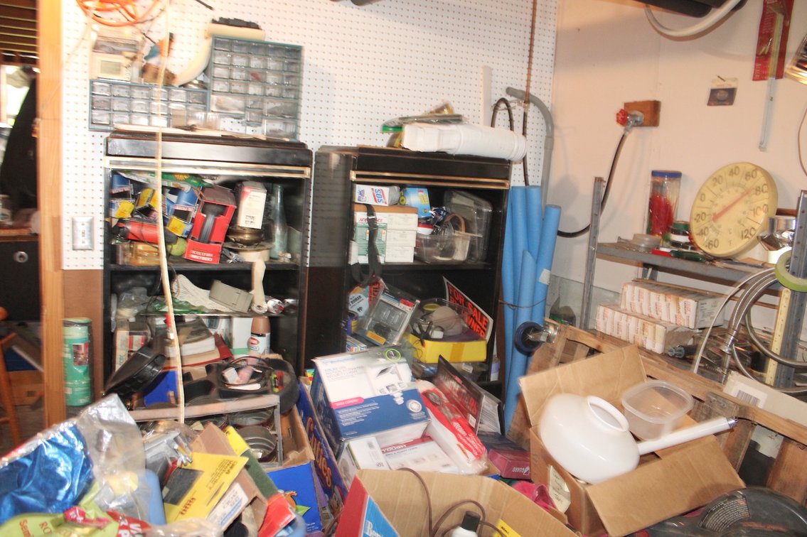 Image for LIVING ESTATE AUCTION