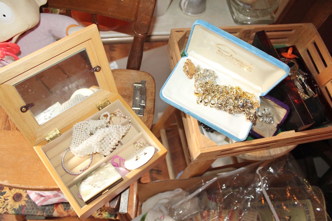 Image for ESTATE AUCTION