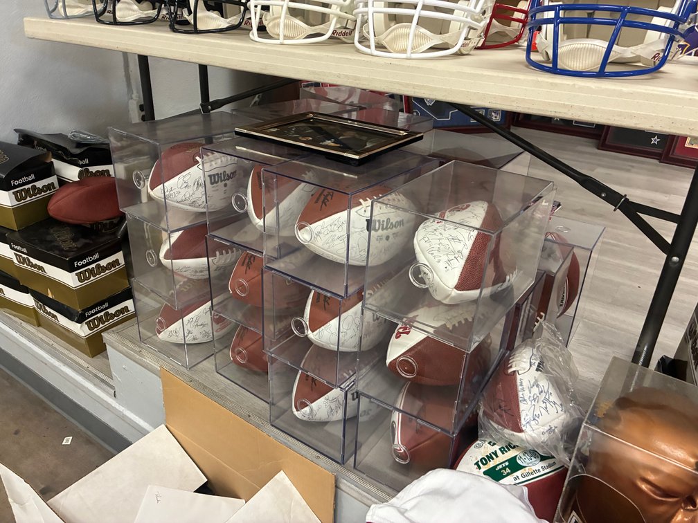 Image for FORMER NFL HALL OF FAME PLAYER LIVING ESTATE AUCTION