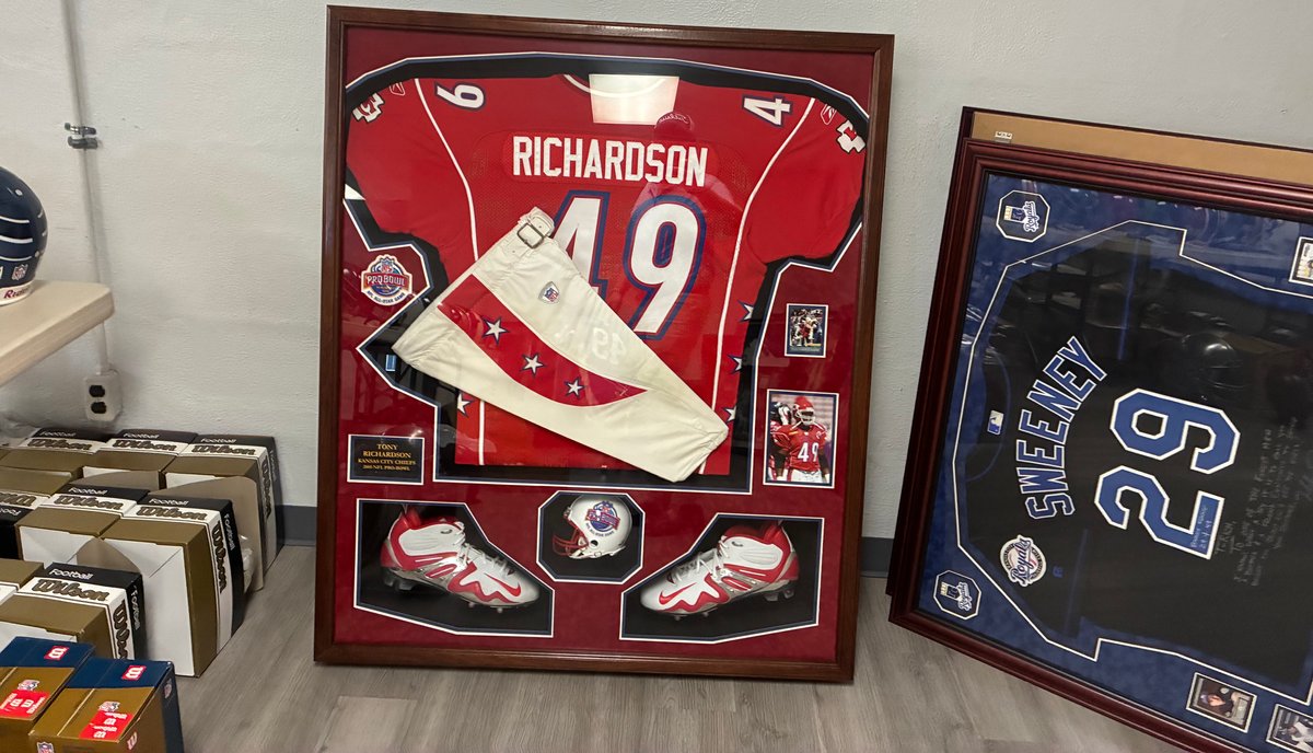 Image for FORMER NFL HALL OF FAME PLAYER LIVING ESTATE AUCTION