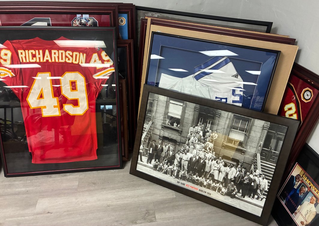 Image for FORMER NFL HALL OF FAME PLAYER LIVING ESTATE AUCTION