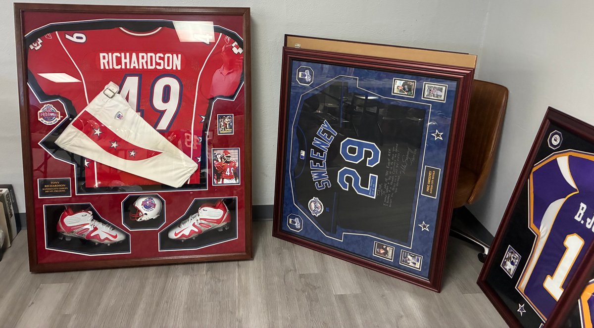 Image for FORMER NFL HALL OF FAME PLAYER LIVING ESTATE AUCTION