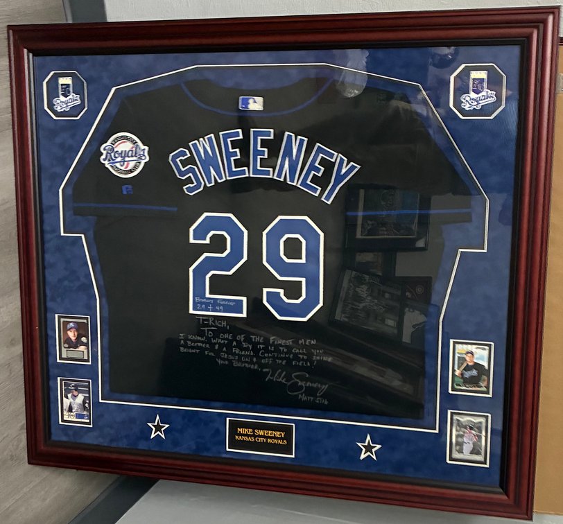 Image for FORMER NFL HALL OF FAME PLAYER LIVING ESTATE AUCTION
