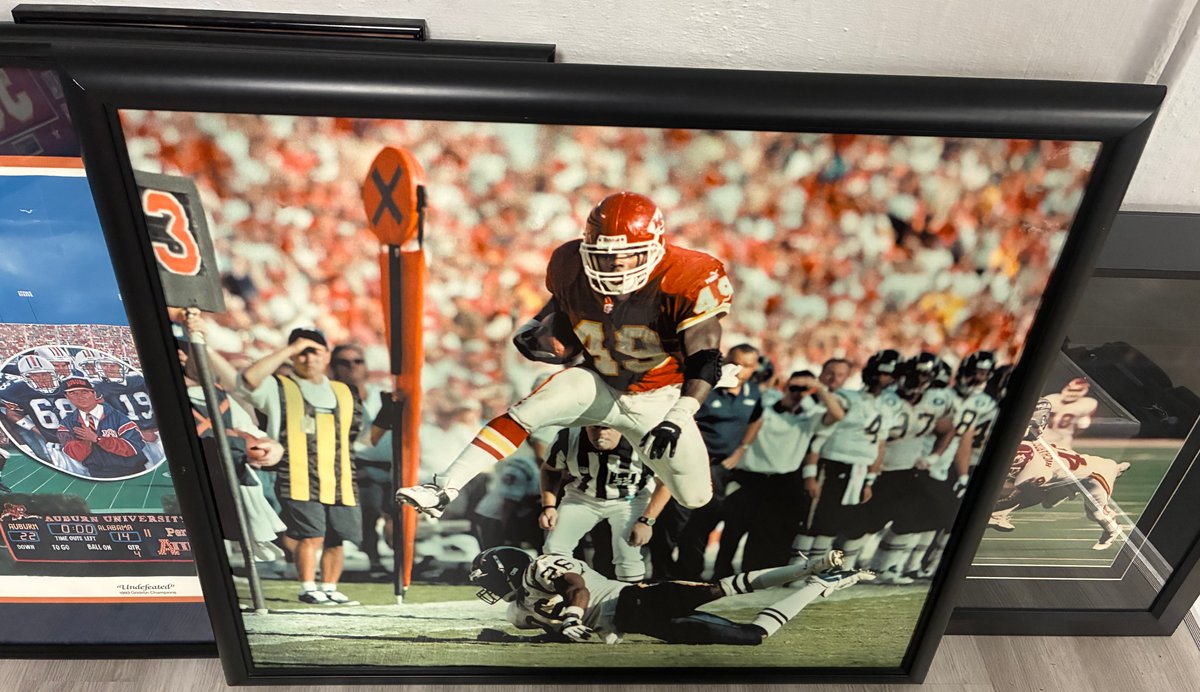 Image for FORMER NFL HALL OF FAME PLAYER LIVING ESTATE AUCTION