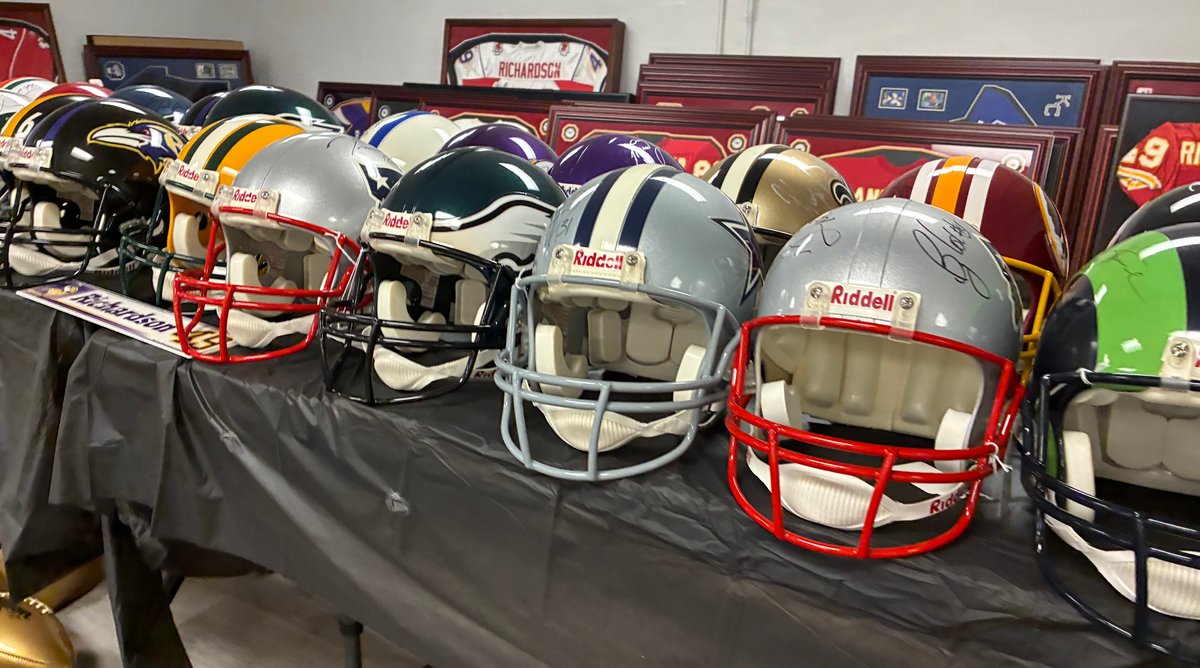 Image for FORMER NFL HALL OF FAME PLAYER LIVING ESTATE AUCTION