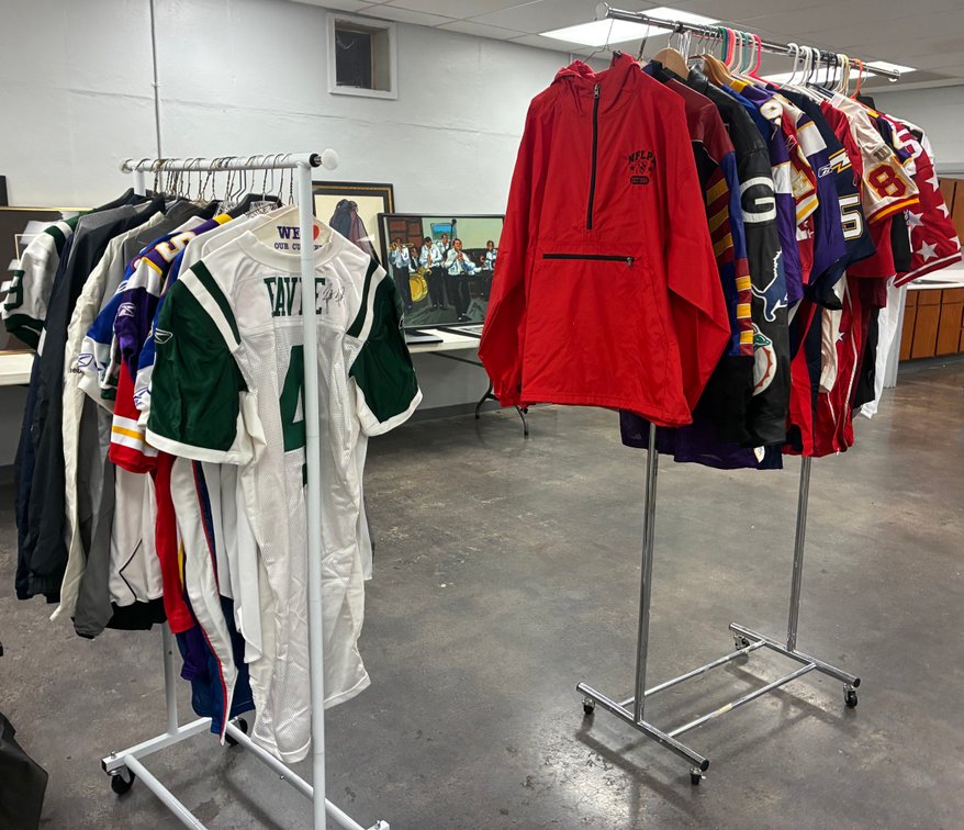 Image for FORMER NFL HALL OF FAME PLAYER LIVING ESTATE AUCTION