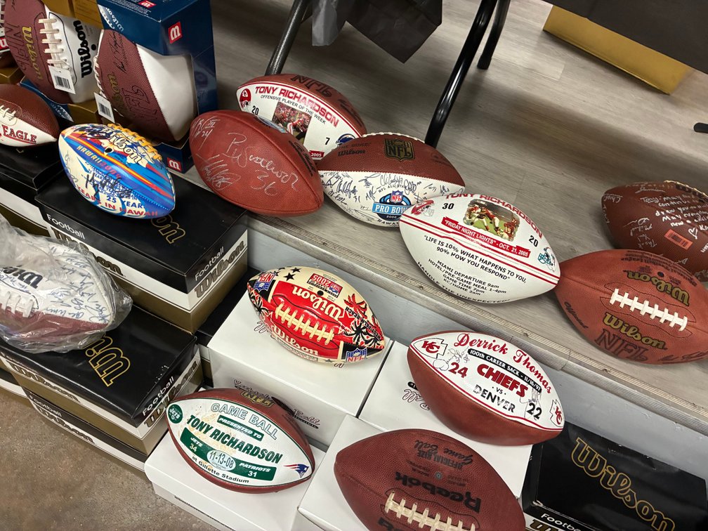 Image for FORMER NFL HALL OF FAME PLAYER LIVING ESTATE AUCTION