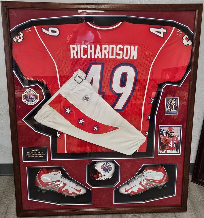 Image for FORMER NFL HALL OF FAME PLAYER LIVING ESTATE AUCTION