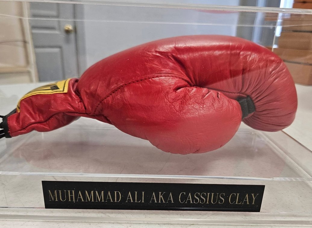 Image for FORMER NFL HALL OF FAME PLAYER LIVING ESTATE AUCTION