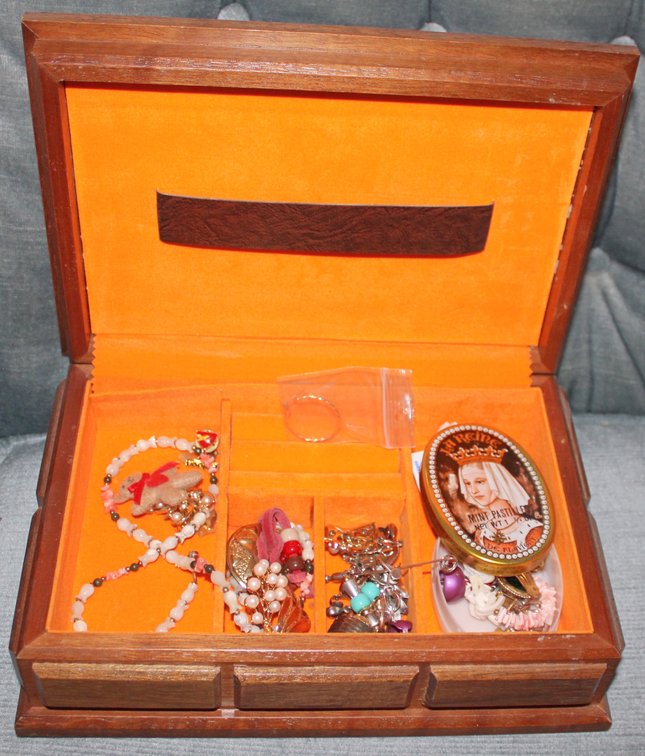Image for LAST MINUTE EMERGENCY ESTATE AUCTION