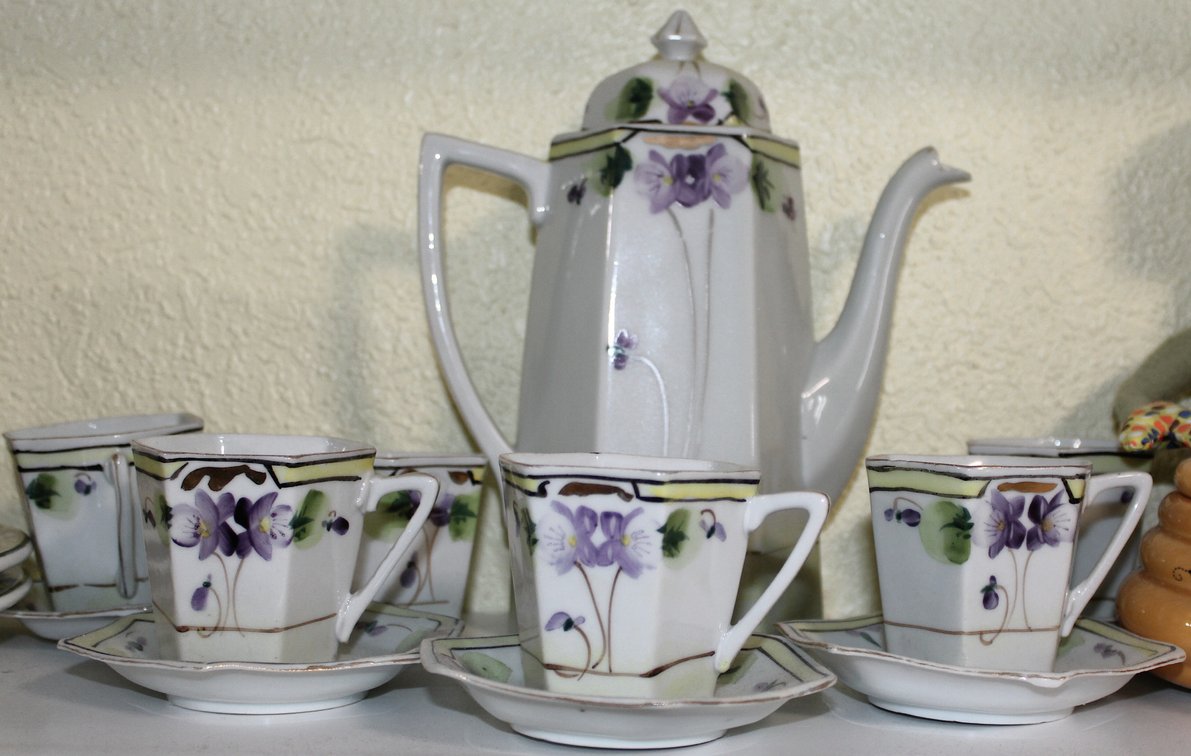 Image for LIVING ESTATE AUCTION