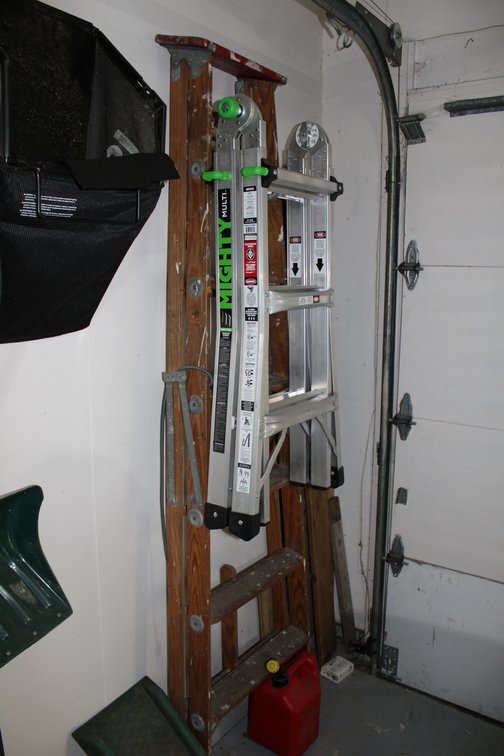 Image for LIVING ESTATE AUCTION