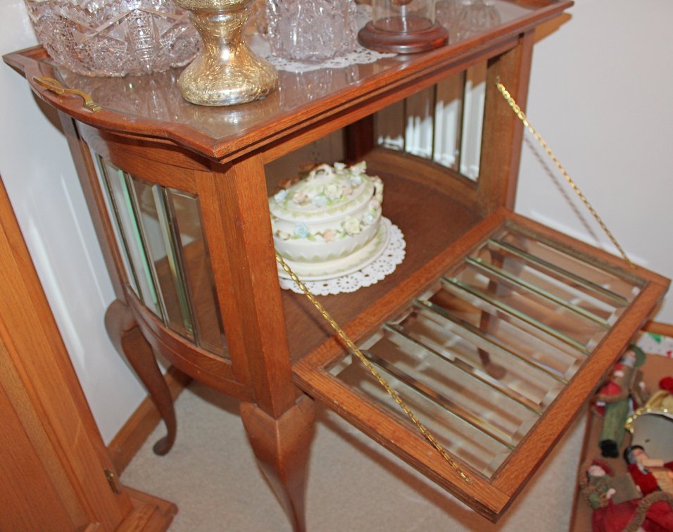 Image for LIVING ESTATE AUCTION