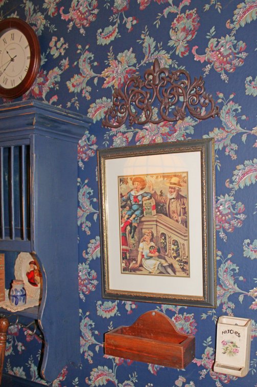 Image for ANTIQUE COLLECTOR'S LIVING ESTATE AUCTION