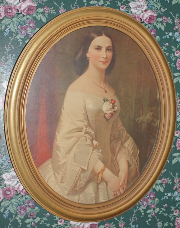 Image for ANTIQUE COLLECTOR'S LIVING ESTATE AUCTION