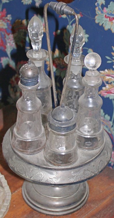Image for ANTIQUE COLLECTOR'S LIVING ESTATE AUCTION