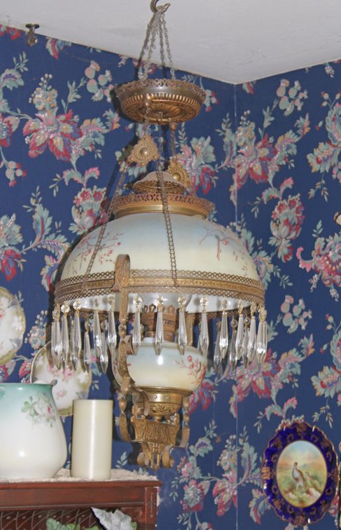 Image for ANTIQUE COLLECTOR'S LIVING ESTATE AUCTION