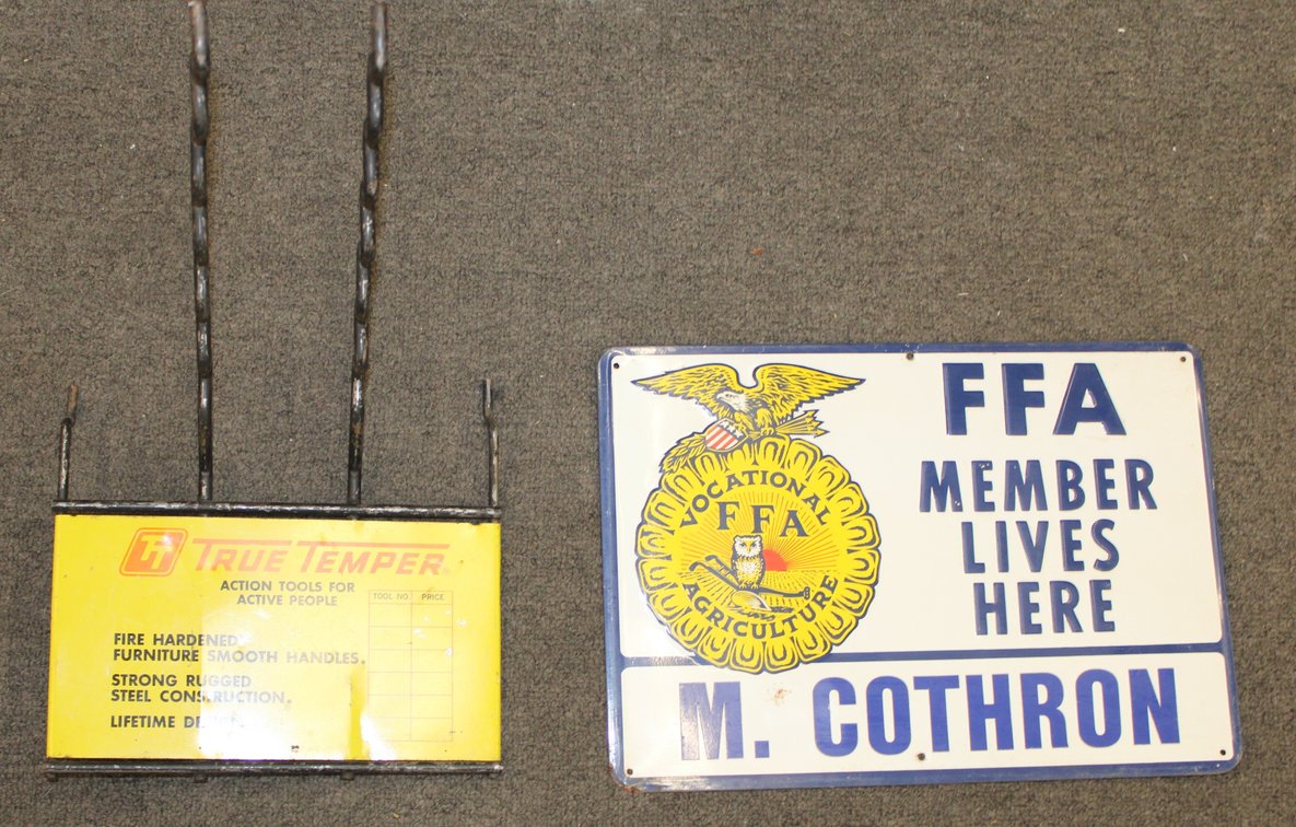 Image for ANTIQUE COLLECTOR'S AUCTION