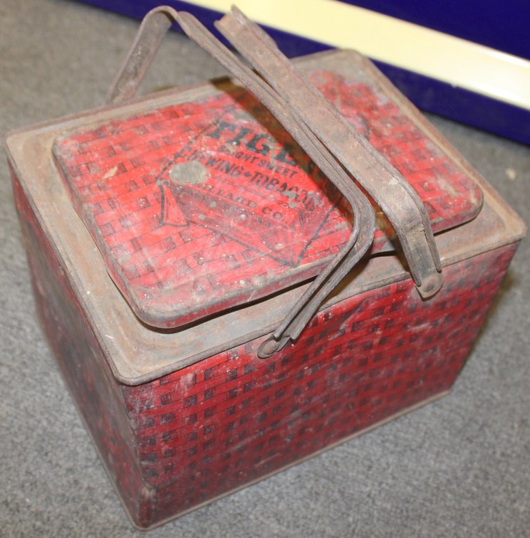 Image for ANTIQUE COLLECTOR'S AUCTION