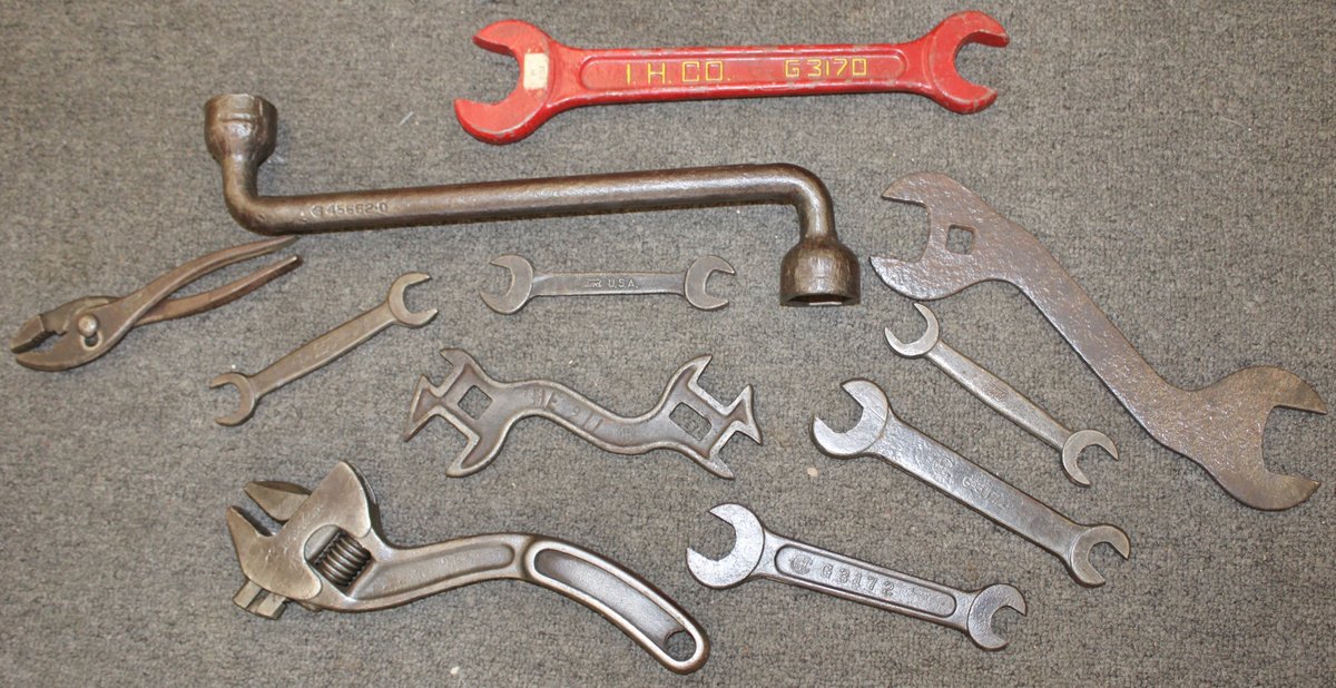 Image for ANTIQUE COLLECTOR'S AUCTION