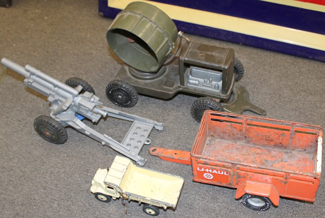 Image for ANTIQUE COLLECTOR'S AUCTION