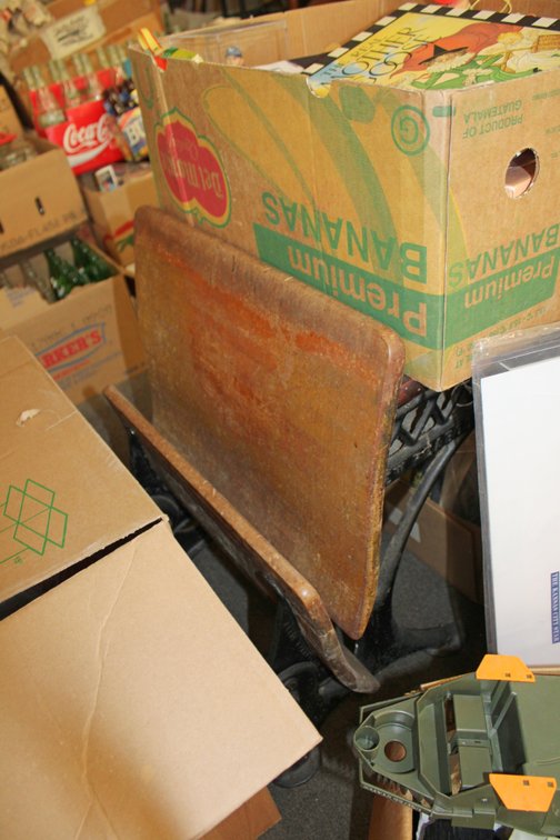 Image for ANTIQUE COLLECTOR'S AUCTION