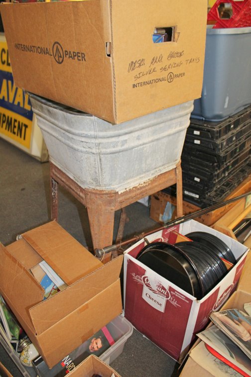 Image for ANTIQUE COLLECTOR'S AUCTION