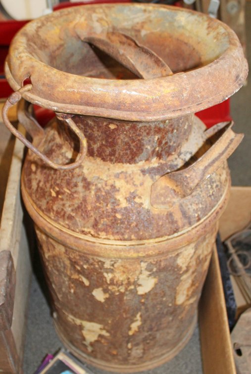 Image for ANTIQUE COLLECTOR'S AUCTION