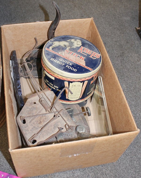Image for ANTIQUE COLLECTOR'S AUCTION