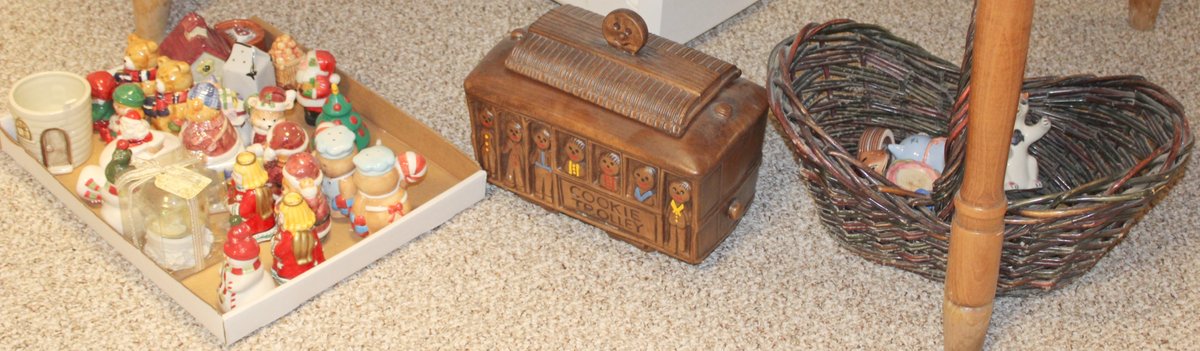 Image for COLOSSAL LIFETIME COOKIE JAR COLLECTION AUCTION