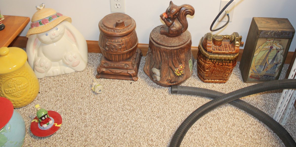 Image for COLOSSAL LIFETIME COOKIE JAR COLLECTION AUCTION