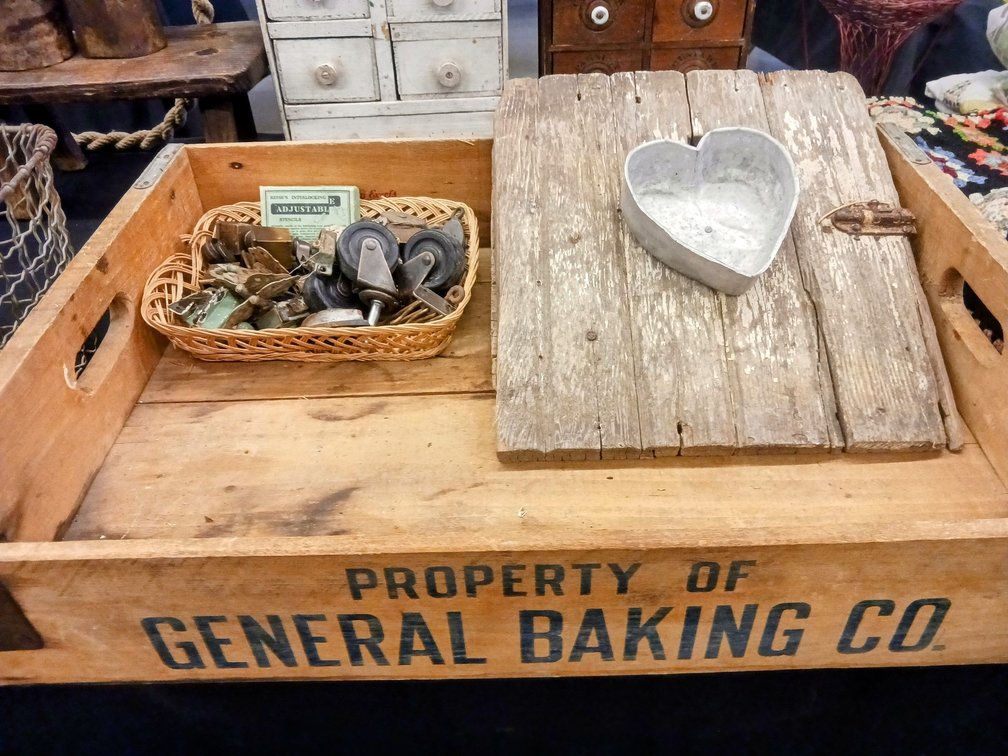 Image for INDOOR ANTIQUE AUCTION