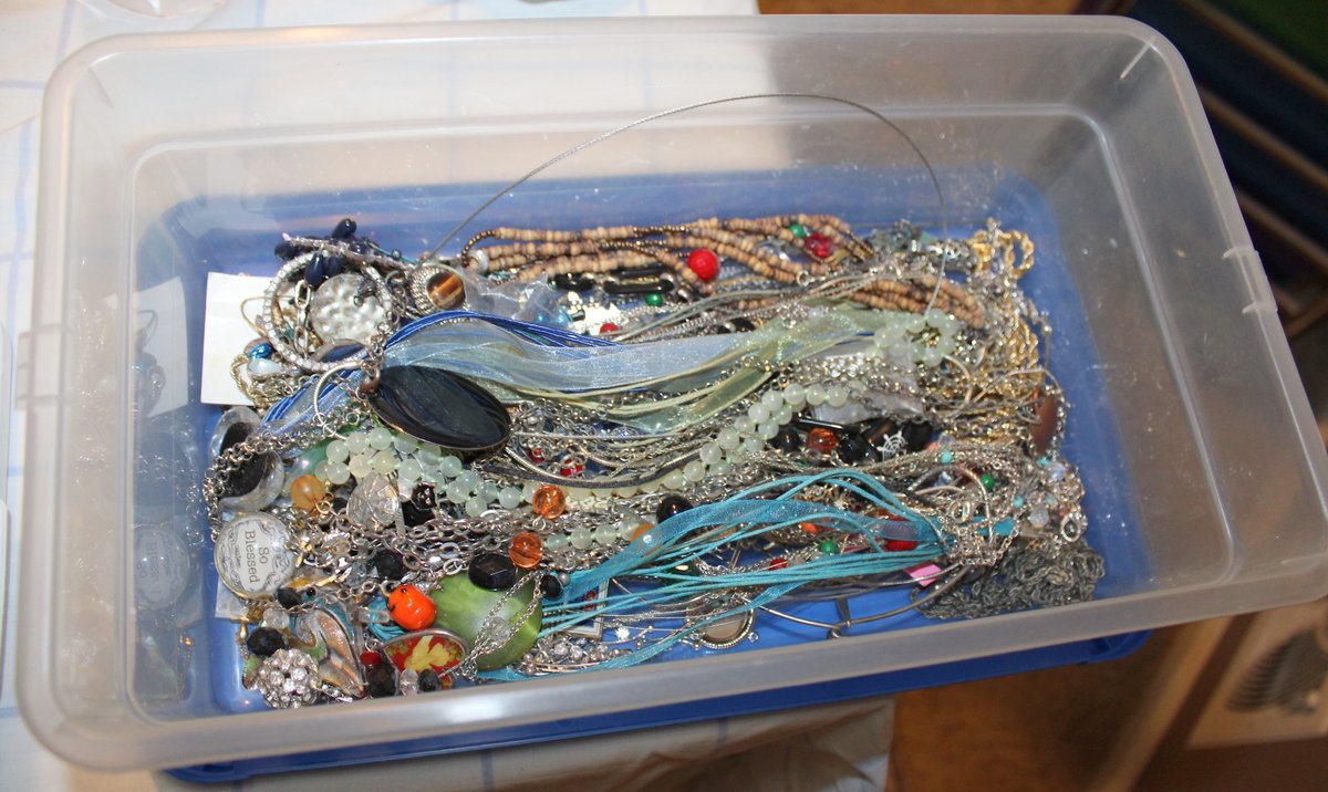 Image for LIVING ESTATE AUCTION