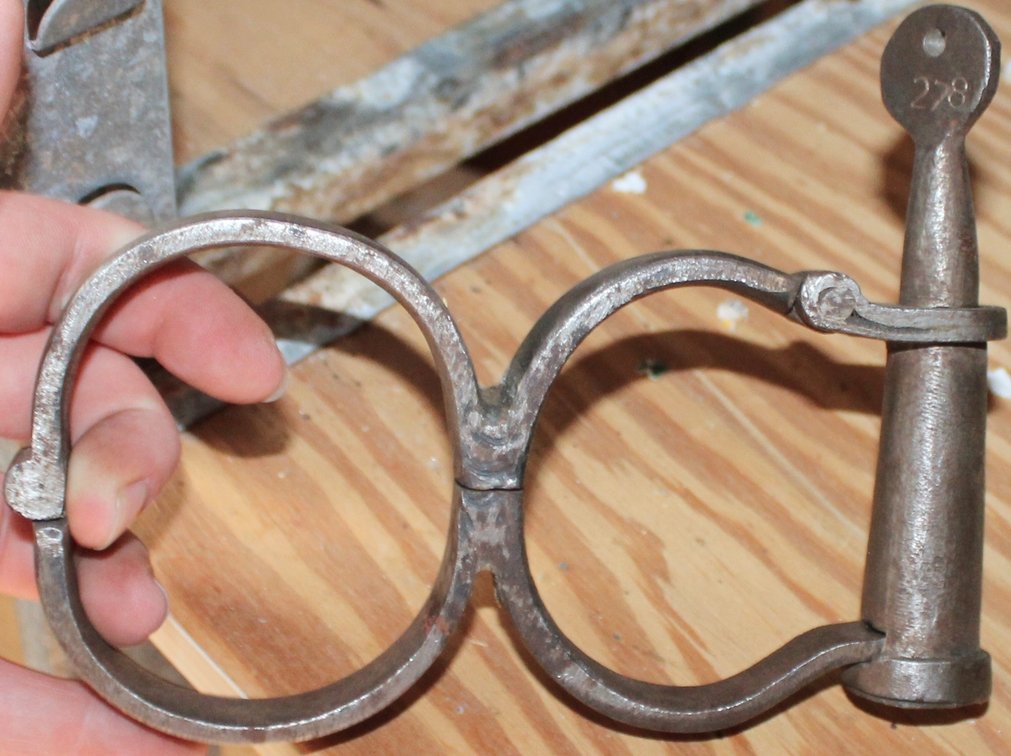 Image for LIVING ESTATE AUCTION