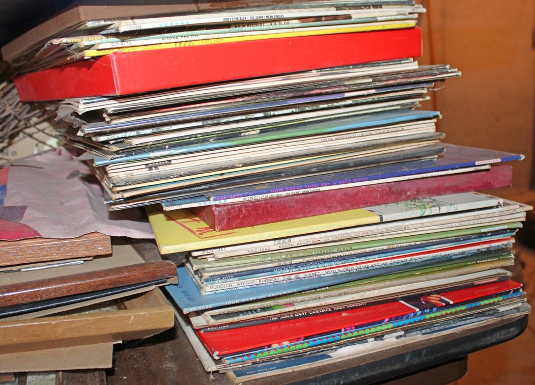 Image for LIVING ESTATE AUCTION