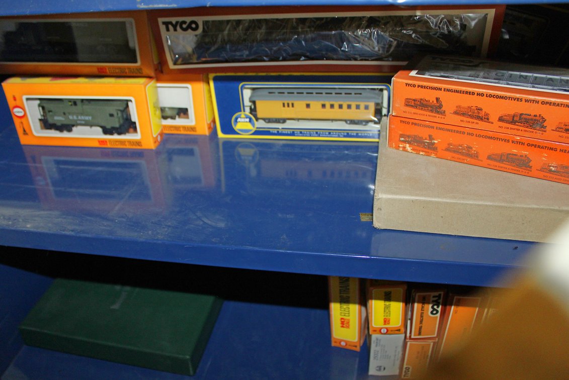 Image for HUGE 2-RING LIVING ESTATE AUCTION
