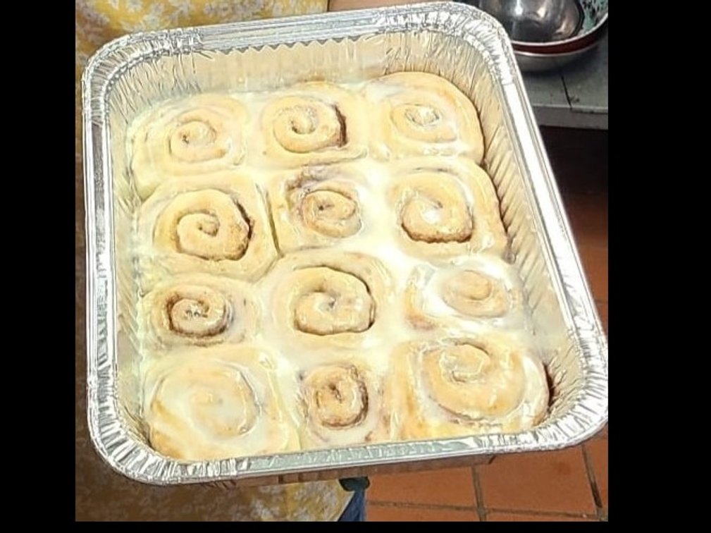 1 Dozen Pioneer Woman Cinnamon Rolls