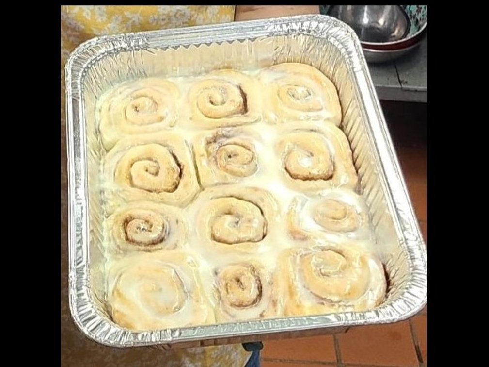 1 Dozen Pioneer Woman Cinnamon Rolls