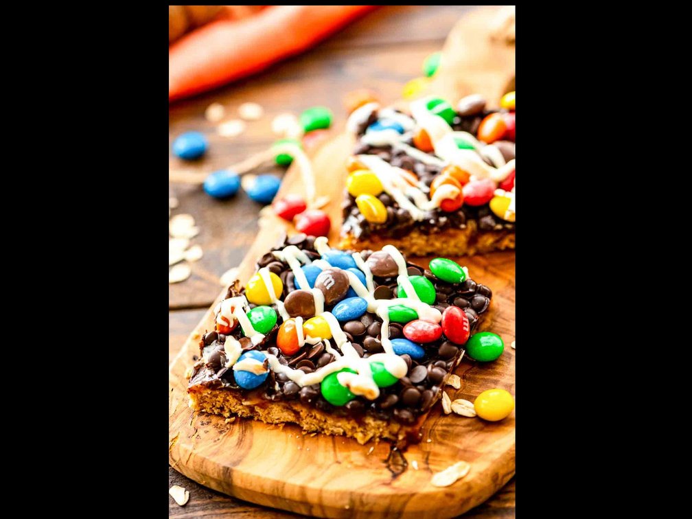M&M Pizza Bars and Pan