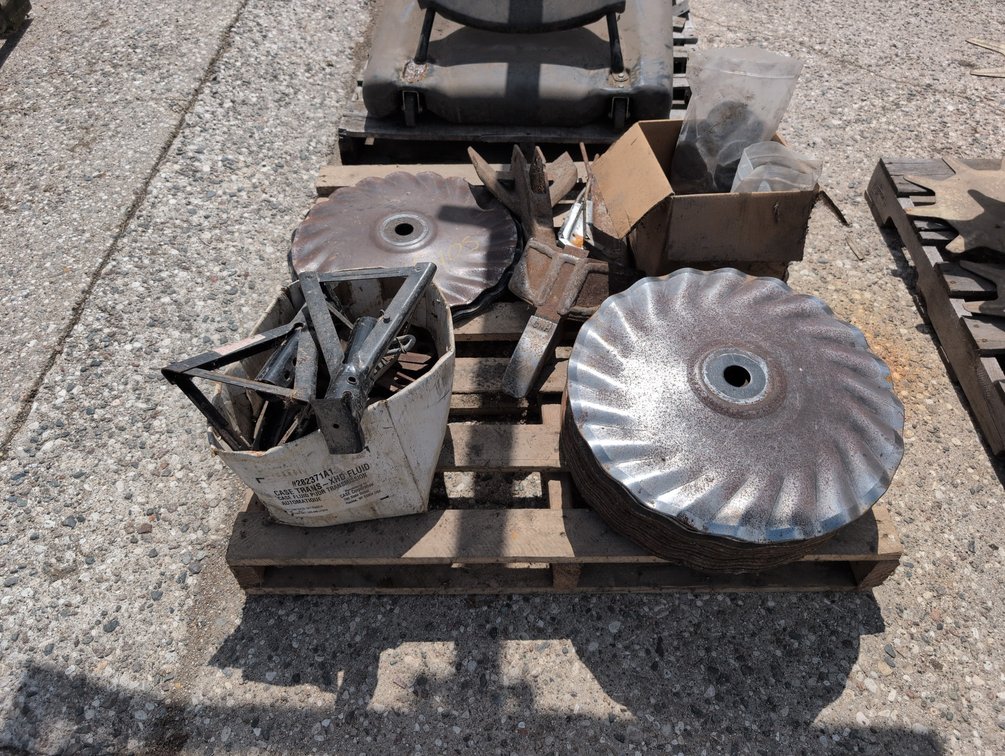 PALLET WITH JACKS, AND PARTS