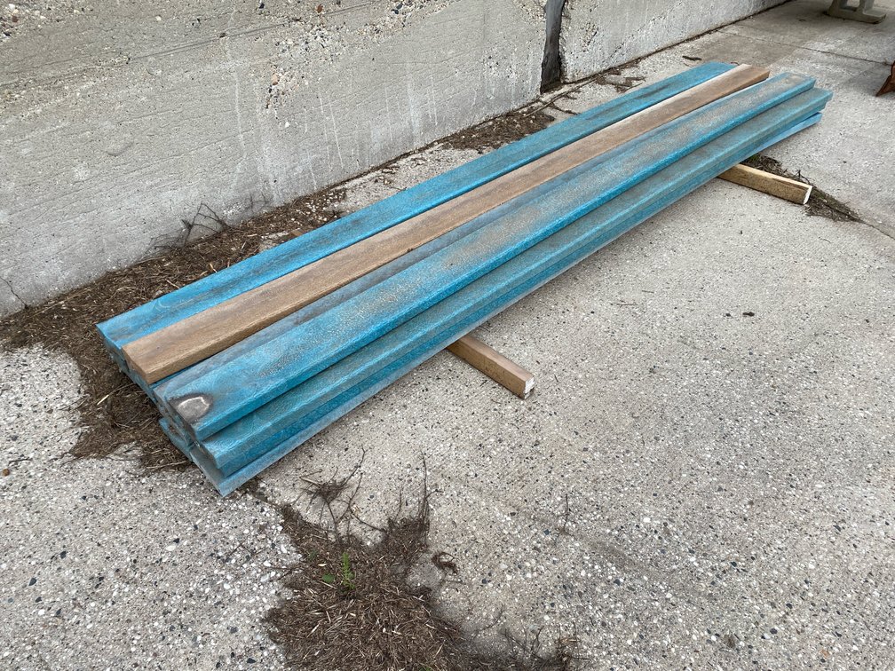 PLASTIC BOARDS / LUMBER
