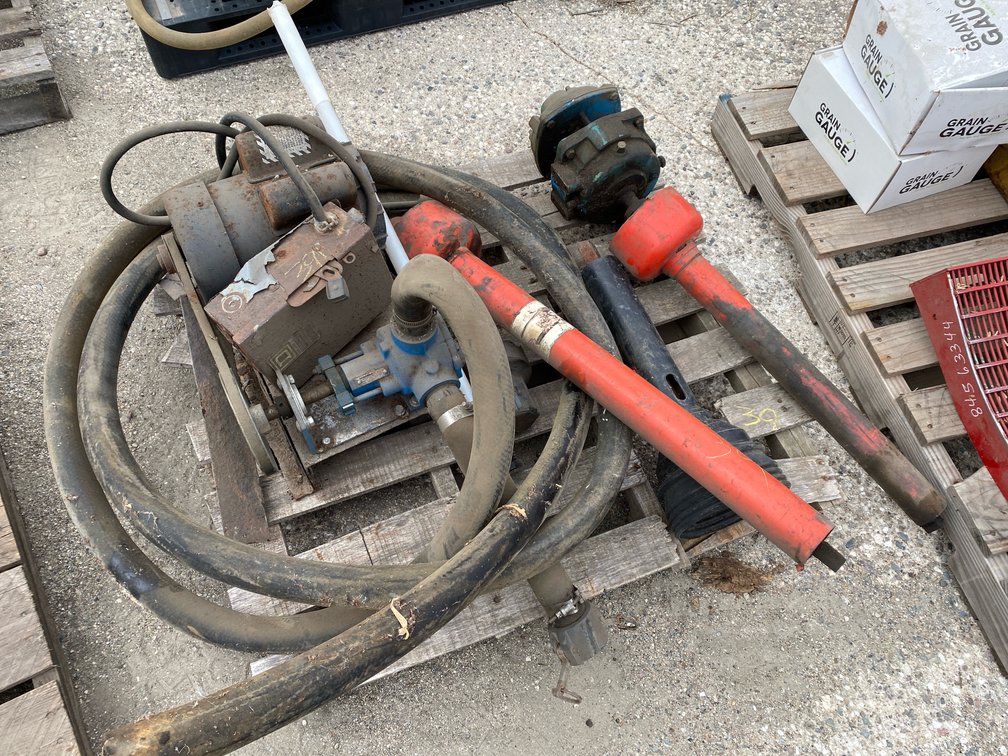 PUMPS ON PALLETS