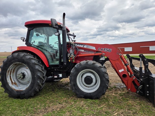 Image for 2004 CASE IH MXU110 MFWD, TRACTOR W/ CASE IH LX156 LOADER