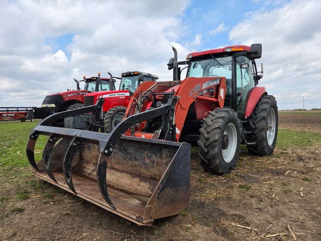 Image for 2004 CASE IH MXU110 MFWD, TRACTOR W/ CASE IH LX156 LOADER
